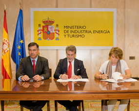 Las Sociedades de Garantía Recíproca firman un convenio con Banco Santander para reactivar la financiación de las pymes